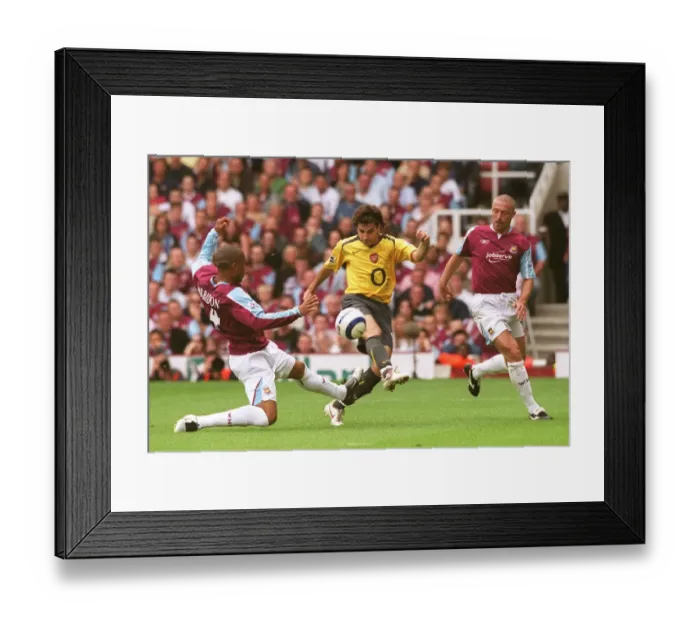 Framed Print : Cesc Fabregas (Arsenal) Danny Gabbidon and Tomas Repka (West Ham United) Framed Print : Cesc Fabregas (Arsenal) Danny Gabbidon and Tomas Repka (West Ham United)