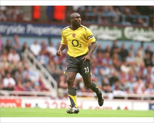 Arsenal's Unyielding Battle: Sol Campbell vs. West Ham United - The 2005 FA Premiership Draw at Upton Park