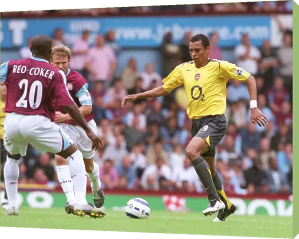 Gilberto (Arsenal) Nigel Reo-Coker (West Ham). West Ham United 0: 0 Arsenal