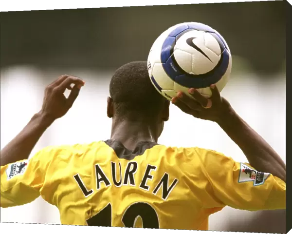 Lauren (Arsenal). West Ham United 0: 0 Arsenal