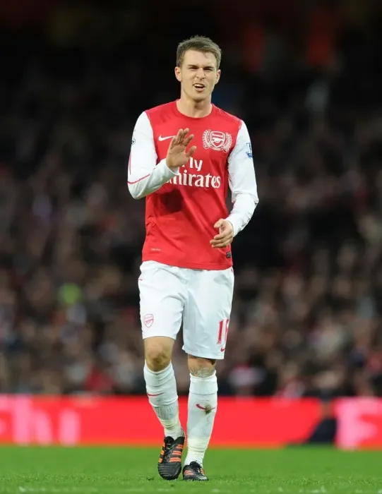 Framed Print : Aaron Ramsey: In Action for Arsenal Against Queens Park Rangers (2011-12) Framed Print : Aaron Ramsey: In Action for Arsenal Against Queens Park Rangers (2011-12)