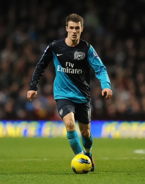 Framed Print : Aaron Ramsey in Action: Arsenal vs. Aston Villa, Premier League 2011-12