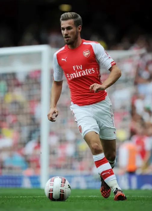Framed Print : Aaron Ramsey in Action: Arsenal vs Benfica, Emirates Cup 2014
