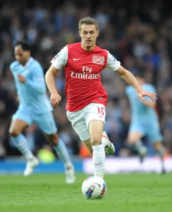 Framed Print : Aaron Ramsey in Action: Arsenal vs Manchester City, Premier League 2011-12 Framed Print : Aaron Ramsey in Action: Arsenal vs Manchester City, Premier League 2011-12