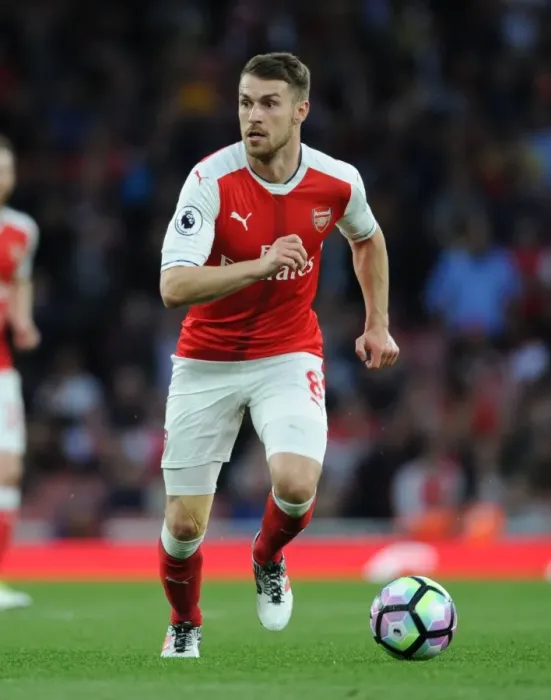 Framed Print : Aaron Ramsey in Action: Arsenal vs Sunderland, Premier League 2016-17