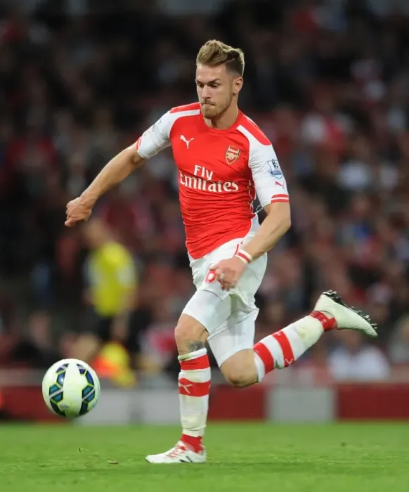 Framed Print : Aaron Ramsey in Action: Arsenal vs Swansea City, Premier League 2014-15 Framed Print : Aaron Ramsey in Action: Arsenal vs Swansea City, Premier League 2014-15