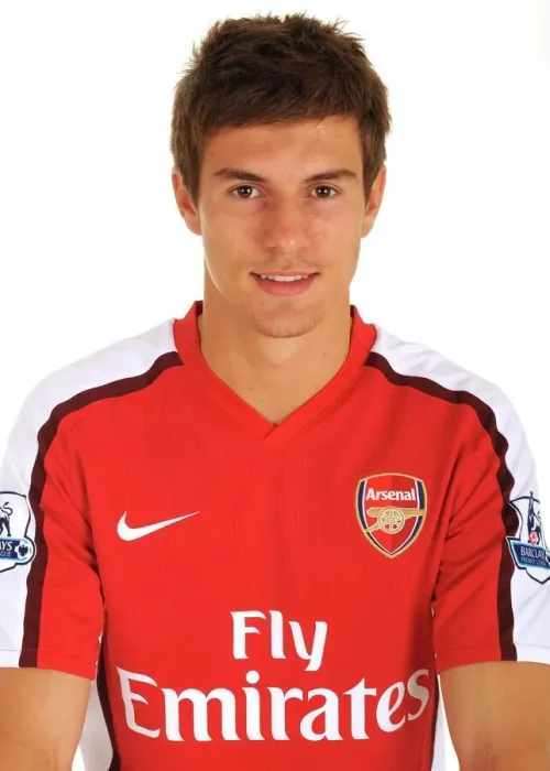 Framed Print : Aaron Ramsey in Action at Arsenal's Emirates Stadium, London, 2009