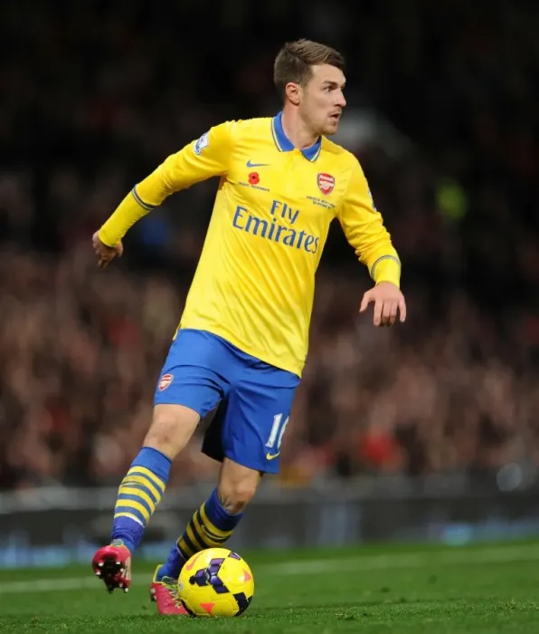 Framed Print : Aaron Ramsey in Action: Manchester United vs. Arsenal, Premier League 2013-14