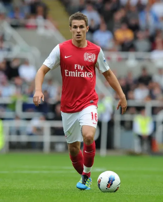 Framed Print : Aaron Ramsey in Action: Newcastle United vs. Arsenal, Premier League 2011-12 Framed Print : Aaron Ramsey in Action: Newcastle United vs. Arsenal, Premier League 2011-12