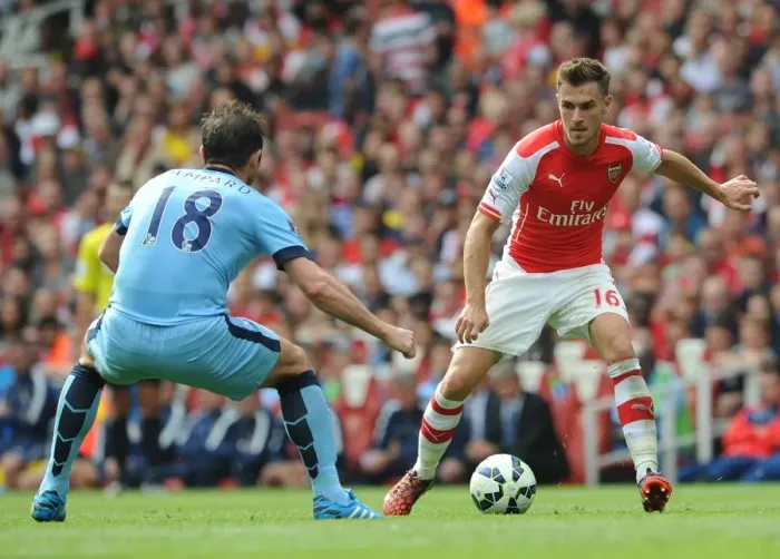 Framed Print : Aaron Ramsey (Arsenal) Frank Lampard (Man City). Arsenal 2: 2 Manchester City. Barclays