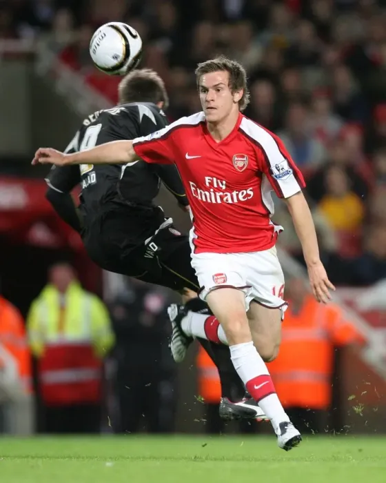 Framed Print : Aaron Ramsey (Arsenal) James Beattie (Sheffield United)