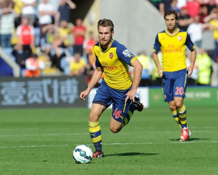 Framed Print : Aaron Ramsey (Arsenal). Leicester City 1: 1 Arsenal. Barclays Premier League. The King Power Stadium