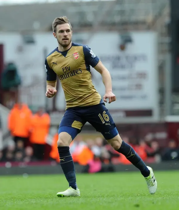 Framed Print : Aaron Ramsey (Arsenal). West Ham United 3: 3 Arsenal