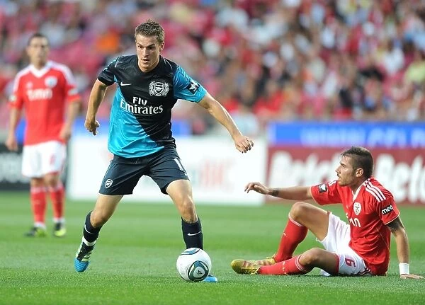 Aaron Ramsey Outmaneuvers Cardozo: Benfica vs Arsenal Pre-Season Clash, 2011