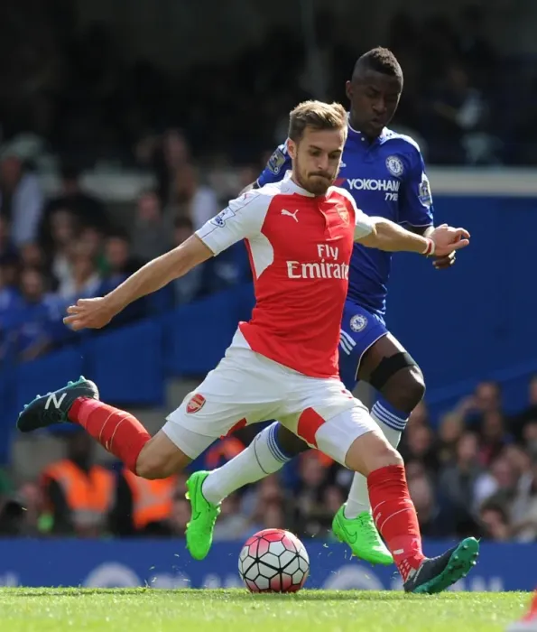 Framed Print : Aaron Ramsey Outsmarts Ramires: Thrilling Moment from Chelsea vs. Arsenal (2015-16 Premier League) Framed Print : Aaron Ramsey Outsmarts Ramires: Thrilling Moment from Chelsea vs. Arsenal (2015-16 Premier League)
