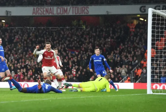 Framed Print : Aaron Ramsey Scores the Opener: Arsenal vs. Everton, Premier League 2017-18 Framed Print : Aaron Ramsey Scores the Opener: Arsenal vs. Everton, Premier League 2017-18