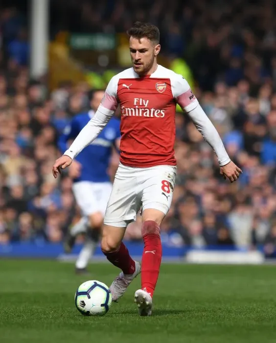 Framed Print : Aaron Ramsey vs. Gylfi Sigurdsson: Intense Battle at Goodison Park - Everton vs. Arsenal, Premier League 2018-19 Framed Print : Aaron Ramsey vs. Gylfi Sigurdsson: Intense Battle at Goodison Park - Everton vs. Arsenal, Premier League 2018-19