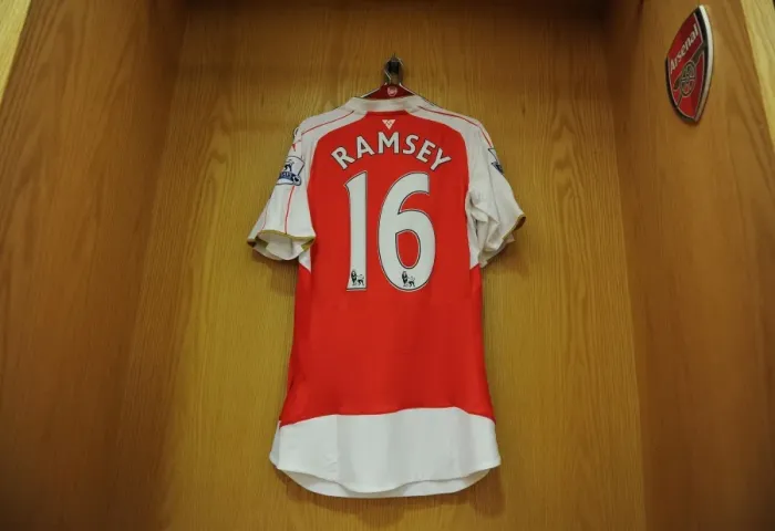 Framed Print : Aaron Ramsey's Arsenal Shirt in Arsenal Changing Room Before Arsenal vs West Bromwich Albion (2015-16) Framed Print : Aaron Ramsey's Arsenal Shirt in Arsenal Changing Room Before Arsenal vs West Bromwich Albion (2015-16)