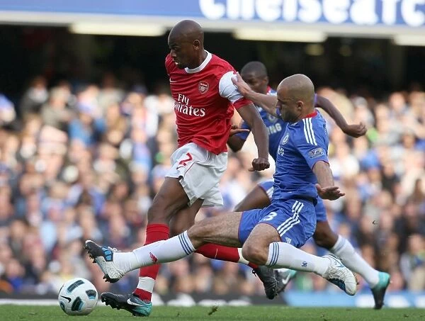 Abou Diaby (Arsenal) Alex (Chelsea). Chelsea 2: 0 Arsenal. Barclays Premier League
