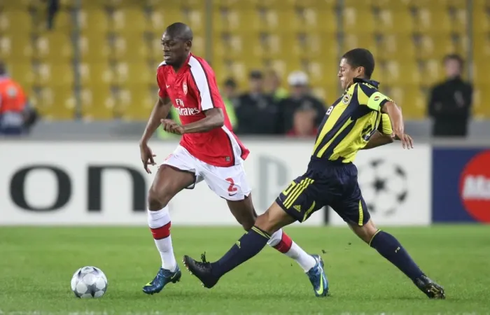 Framed Print : Abou Diaby (Arsenal) Alex (Fenerbahce)