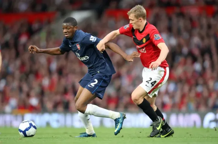 Framed Print : Abou Diaby (Arsenal) Darren Fletcher (Man Utd) Framed Print : Abou Diaby (Arsenal) Darren Fletcher (Man Utd)