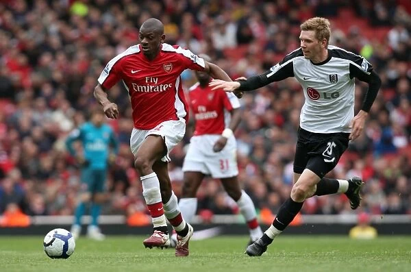 Abou Diaby (Arsenal) David Elm (Fulham). Arsenal 4:0 Fulham. Barclays Premier League
