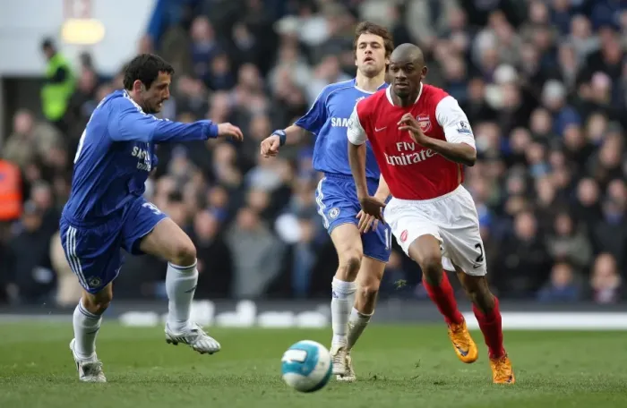 Framed Print : Abou Diaby (Arsenal) Juliano Belletti and Joe Cole (Chelsea)