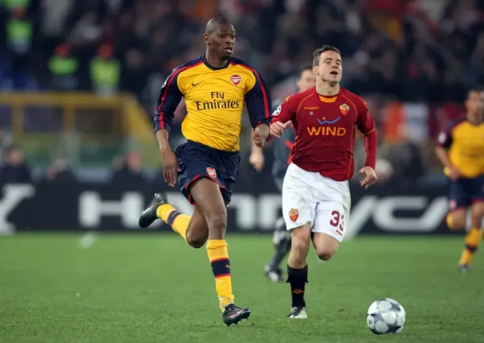 Framed Print : Abou Diaby (Arsenal) Matteo Brighi (Roma) Framed Print : Abou Diaby (Arsenal) Matteo Brighi (Roma)