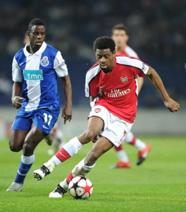 Framed Print : Abou Diaby (Arsenal) Silvestre Varela (Porto). FC Porto 2: 1 Arsenal, UEFA Champions League