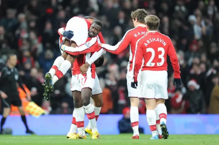 Framed Print : Abou Diaby celebrates scoring the 3rd Arsenal goal with Theo Walcott, Emmanuel Eboue