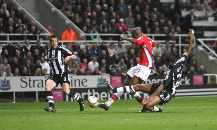 Framed Print : Abou Diaby shoots past Newcastle goalkeeper Steve Harper
