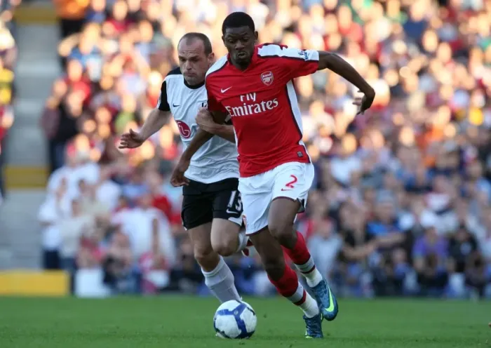 Framed Print : Abou Diaby vs. Danny Murphy: Arsenal's Edge at Craven Cottage (Fulham 0:1)