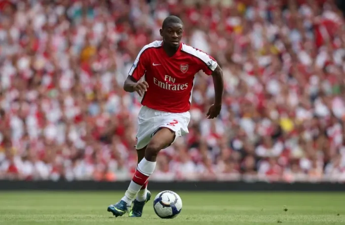 Framed Print : Abou Diaby's Stunner: Arsenal Crush Portsmouth 4-1 in Premier League Opener at Emirates Stadium
