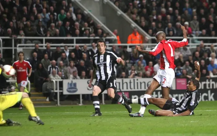 Framed Print : Abou Diaby's Stunning Goal vs. Newcastle United (21 / 3 / 2009)