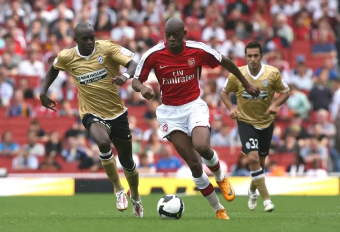 Framed Print : Abu Diaby (Arsenal) Mohamed Sissoko (Juventus) Framed Print : Abu Diaby (Arsenal) Mohamed Sissoko (Juventus)