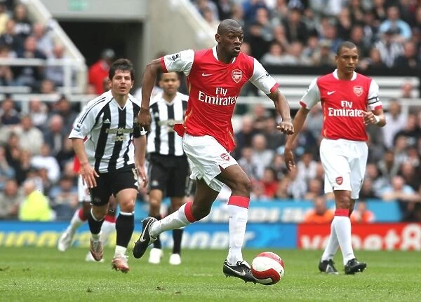 Abu Diaby (Arsenal) Newcastle United 0: 0 Arsenal