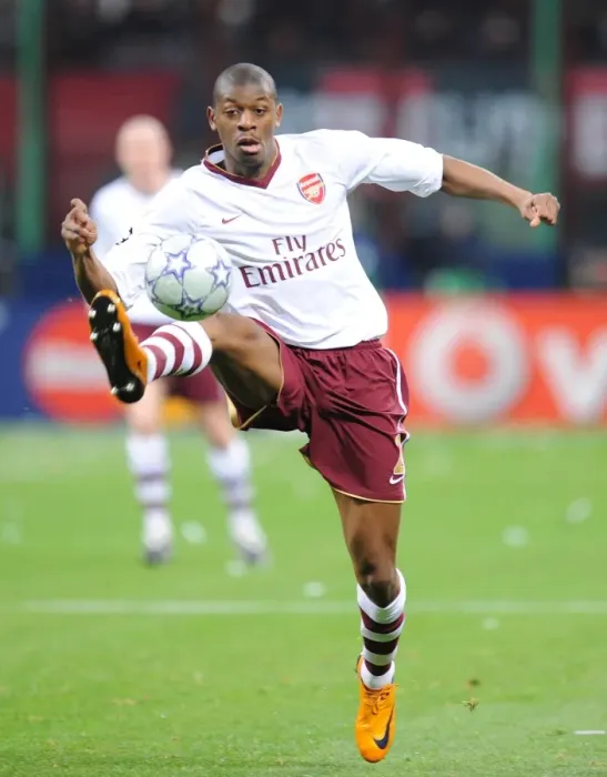 Framed Print : Abu Diaby's Unforgettable Performance: Arsenal's 2-0 Victory Over AC Milan in Champions League