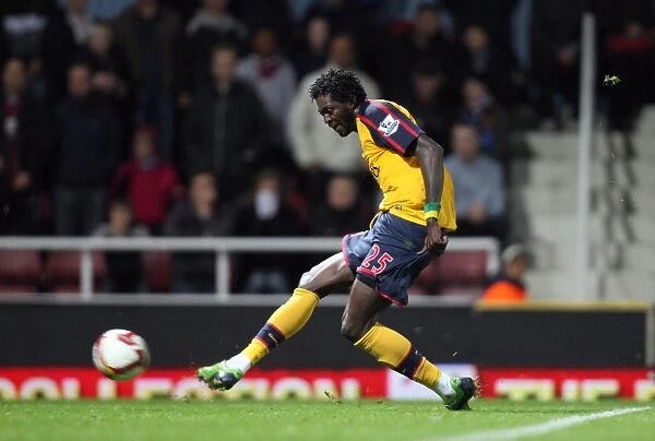 Adebayor Scores Arsenal's Second Goal: West Ham 0-2 Arsenal, Barclays Premier League, Upton Park, 26 / 10 / 08