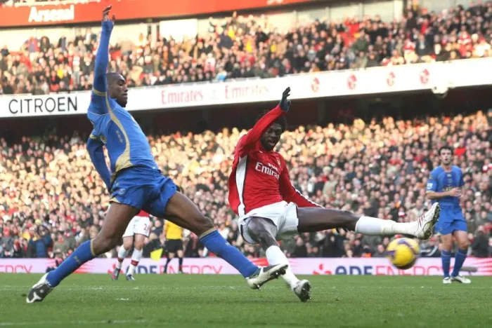 Framed Print : Adebayor vs. Distin: Arsenal's 1-0 Victory over Portsmouth in the Barclays Premier League, Emirates Stadium, London, December 2008 Framed Print : Adebayor vs. Distin: Arsenal's 1-0 Victory over Portsmouth in the Barclays Premier League, Emirates Stadium, London, December 2008
