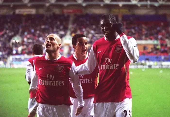 Framed Print : Adebayor and Walcott-Ljungberg: Celebrating Arsenal's Win at Wigan (December 2006) Framed Print : Adebayor and Walcott-Ljungberg: Celebrating Arsenal's Win at Wigan (December 2006)