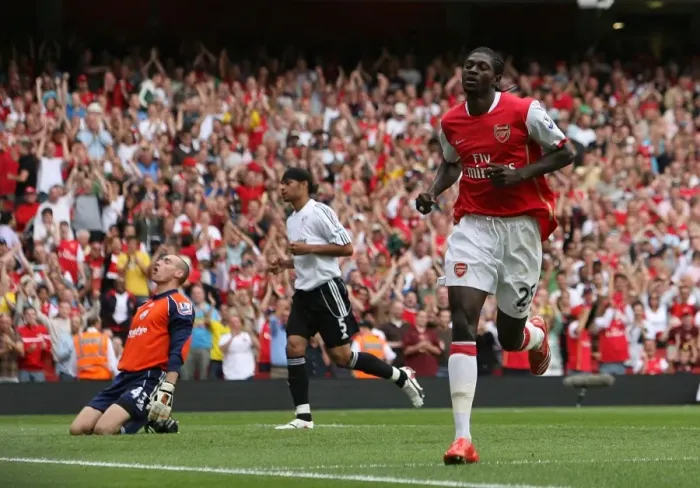 Framed Print : Adebayor's Brace: Arsenal's 5-0 Thrashing of Derby County