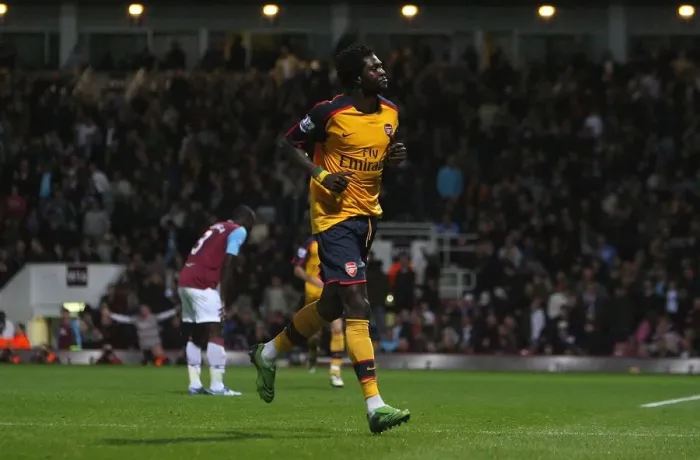 Framed Print : Adebayor's Brilliant Brace: Arsenal's 2-0 Victory Over West Ham, 2008