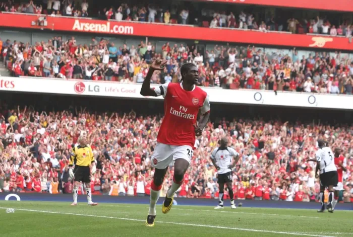 Framed Print : Adebayor's Brilliant Double: Arsenal 3-1 Fulham, Barclays Premiership, Emirates Stadium, London, 2007 Framed Print : Adebayor's Brilliant Double: Arsenal 3-1 Fulham, Barclays Premiership, Emirates Stadium, London, 2007