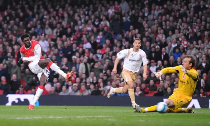 Framed Print : Adebayor's Controversial Disallowed Goal: Arsenal 1-1 Middlesbrough, 2007