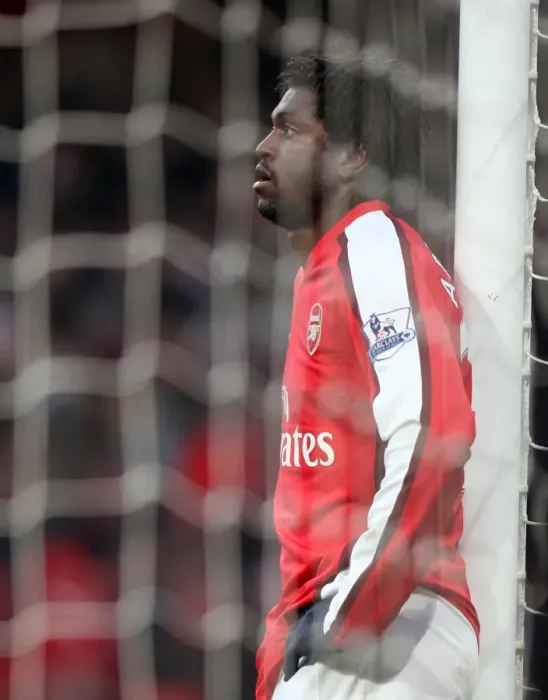 Framed Print : Adebayor's Decisive Strike: Arsenal's 1-0 Victory Over Portsmouth in the Barclays Premier League (December 28, 2008)