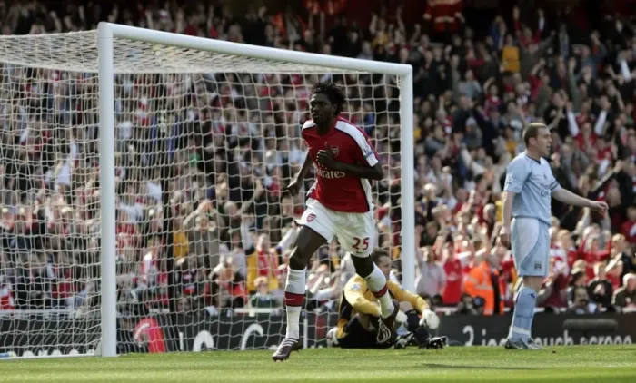 Framed Print : Adebayor's Double: Arsenal's 2-0 Victory Over Manchester City, 2009