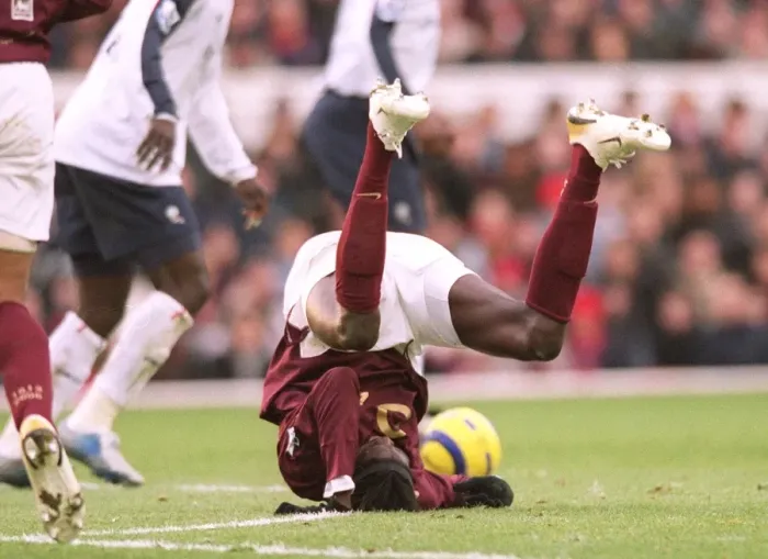 Framed Print : Adebayor's Dramatic Highbury Goal: Arsenal vs. Bolton Wanderers, FA Premiership 2006