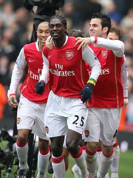 Adebayor's Stunner: Arsenal's Victory Goal vs. Tottenham (07 / 08)