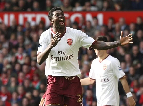 Adebayor's Thrilling Goal: Arsenal's 2:1 Comeback at Old Trafford, 2008