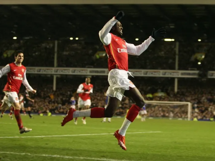 Framed Print : Adebayor's Triumph: Arsenal's Thrilling 4-1 Victory Over Everton, 2007